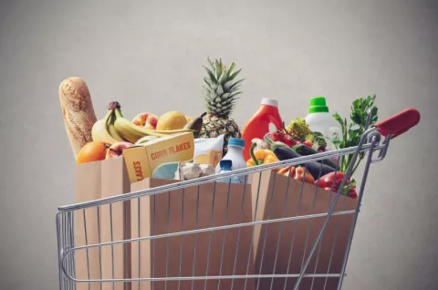Snacks & Facts: Healthy Eating on a Budget